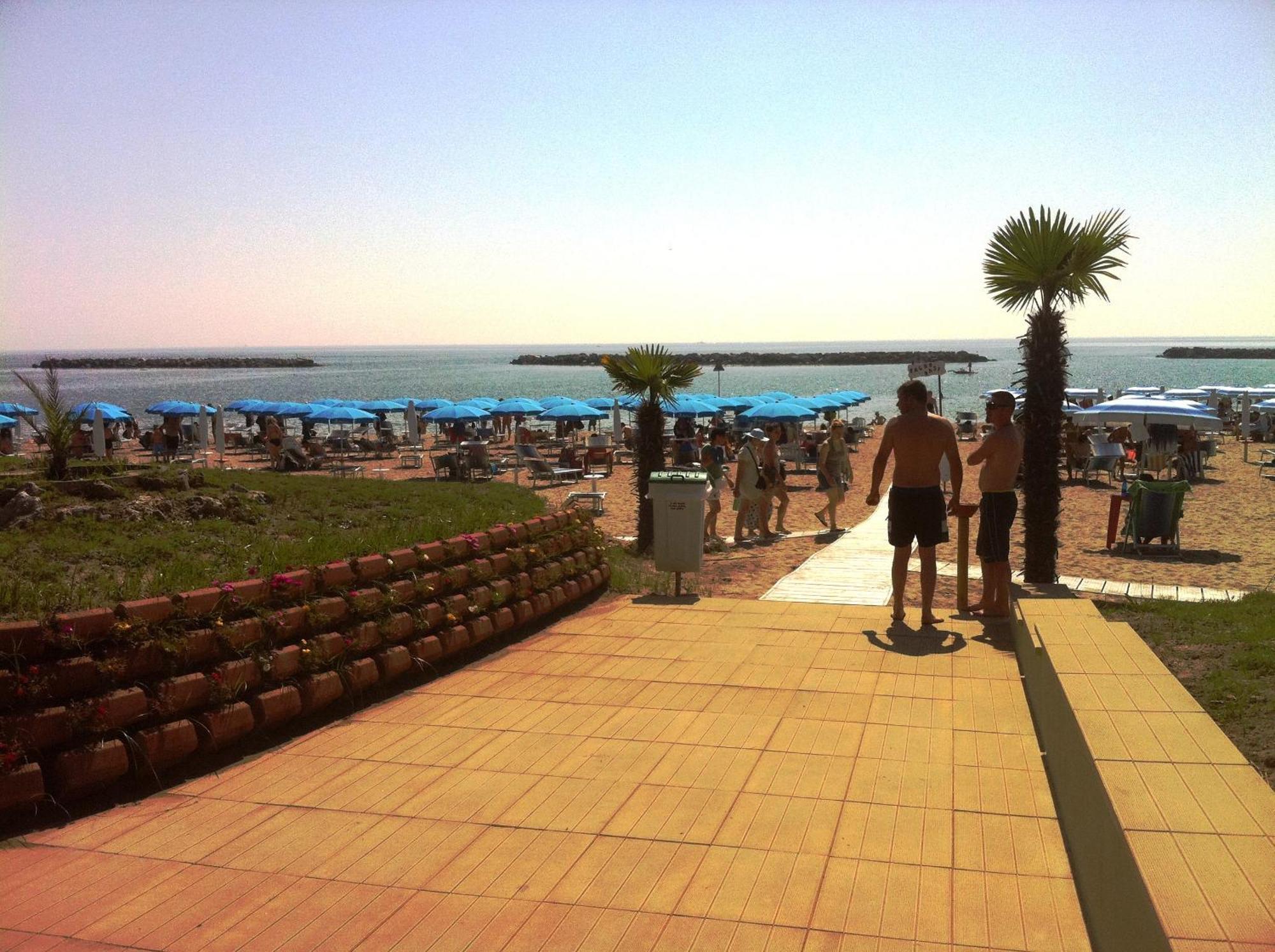 Airone Bianco Residence Village Lido delle Nazioni Exterior photo